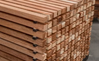 Bulk supply of high-quality tropical hardwood from a professional timber supplier Malaysia.